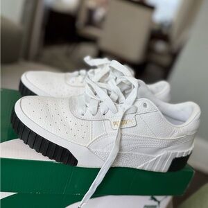 Puma Women's size 8 White and Black Sneakers